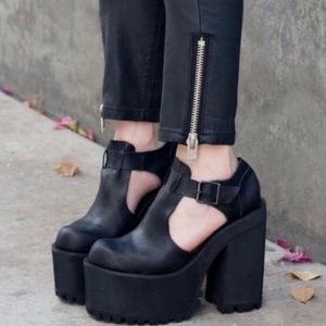 🖤 UNIF Slacker leather platform shoes